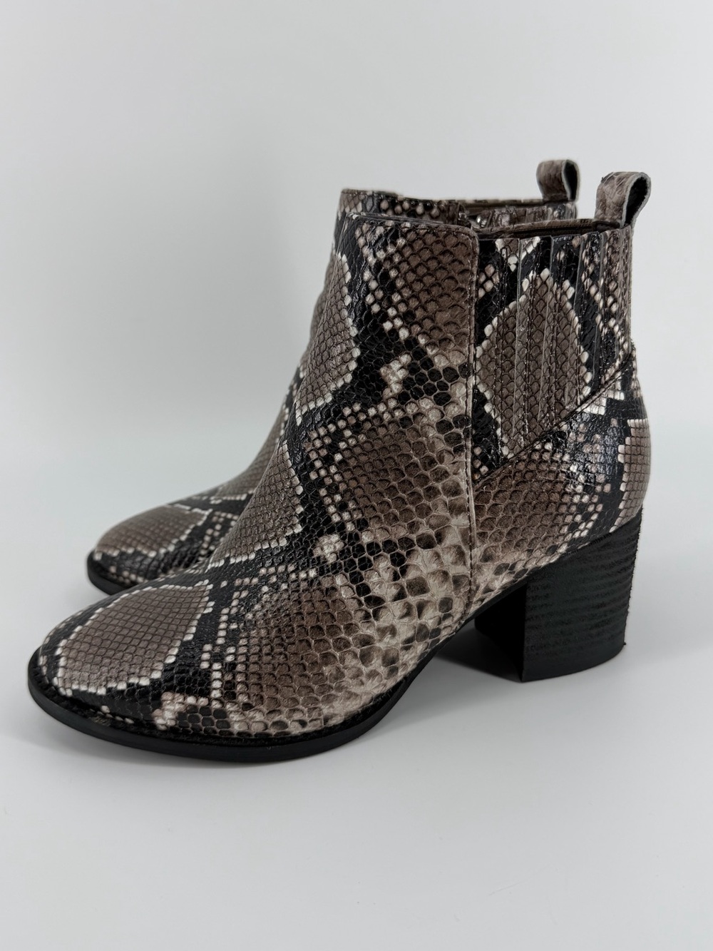 Blondo Waterproof Noa Snakeskin Leather Side Zip Ankle Booties, Women's 7.5
